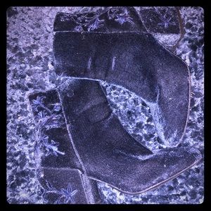 Kenneth Cole Navy Blue Suede Embroided booties
